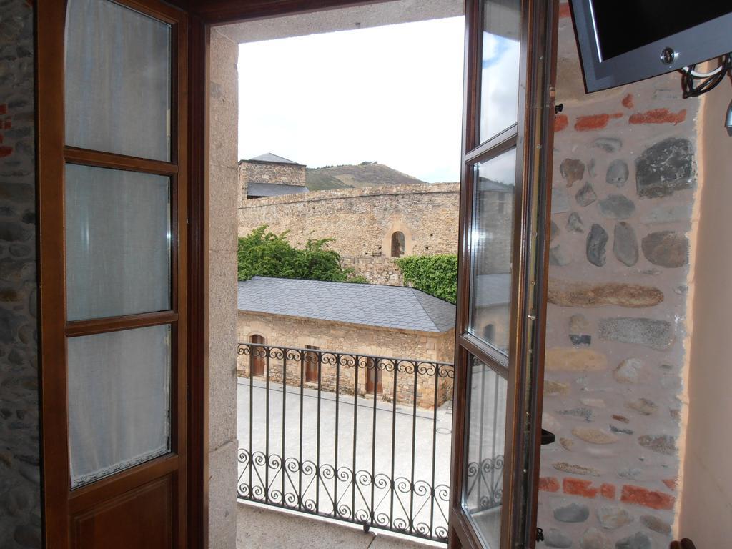 Hostal Virgen De La Encina Ponferrada Phòng bức ảnh